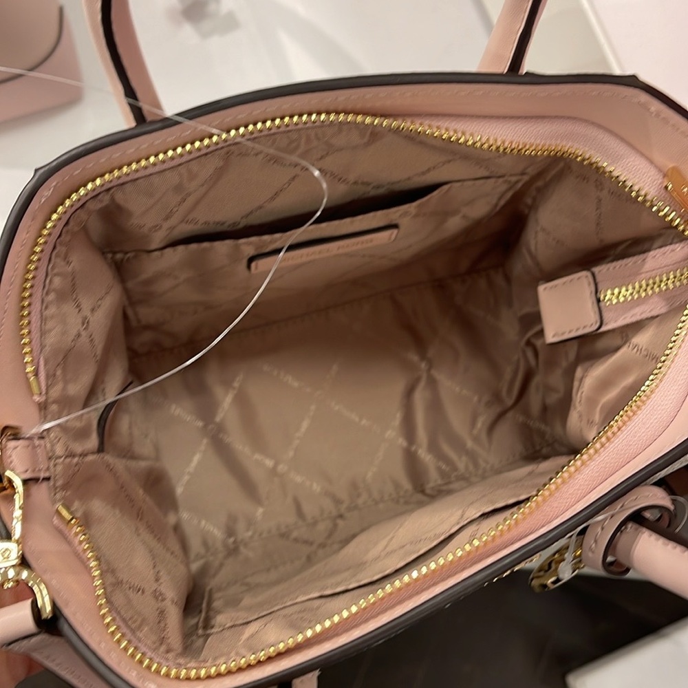 MICHAEL KORS
Avril Small Logo Top-Zip Satchel
Powder Blush Multi 
NWT - Picture 5 of 16